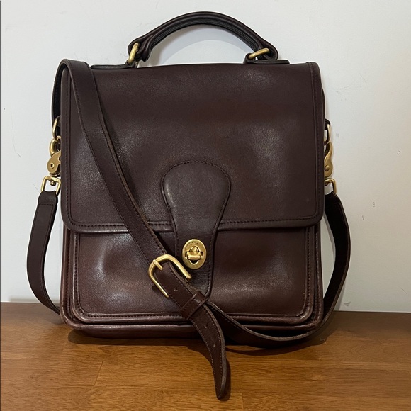 Vintage Chocolate Brown Leather Coach Station Bag 5130